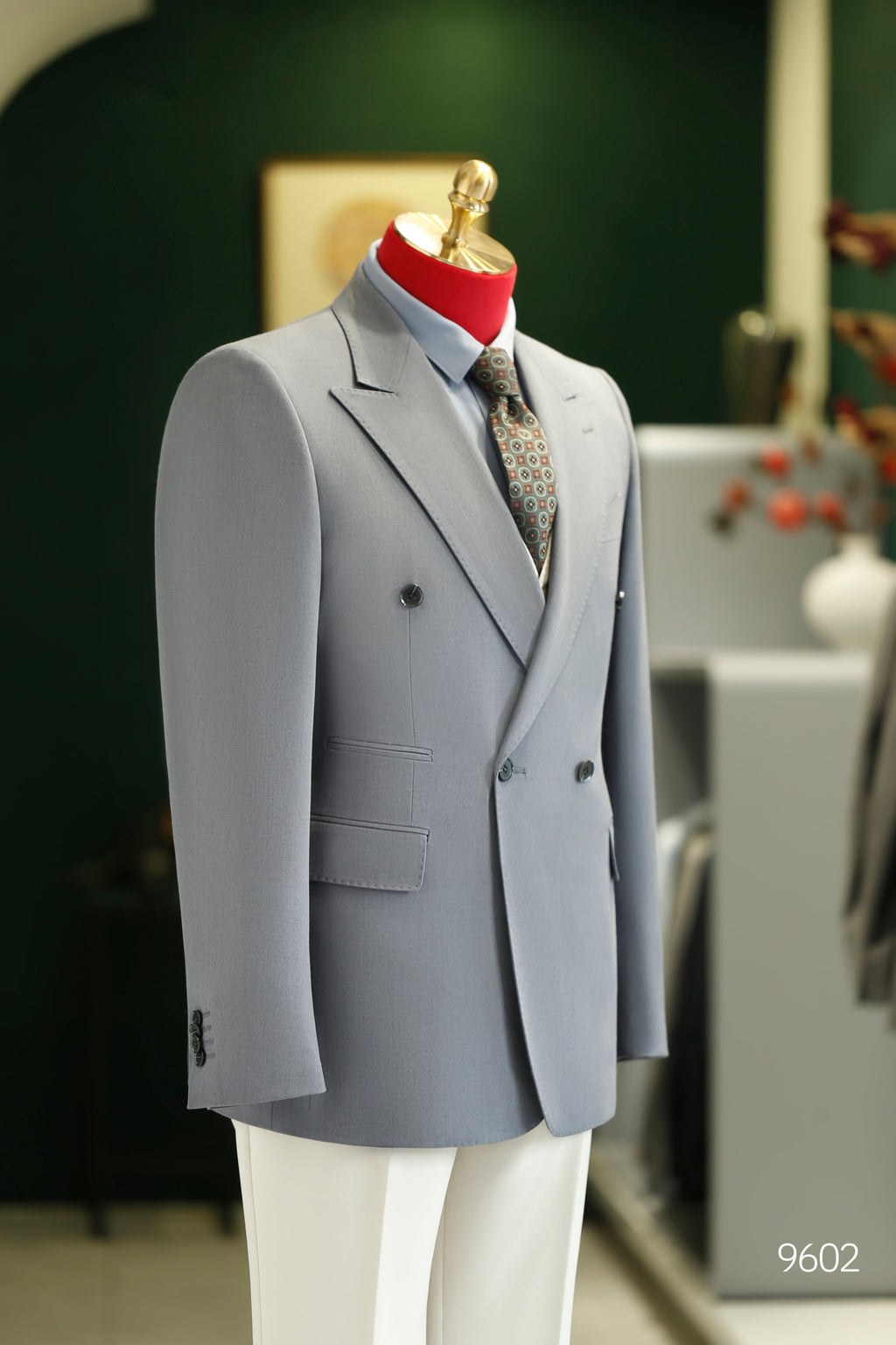 Double Breasted Light Grey Wool Suit For Groom And Business With Peak Lapels