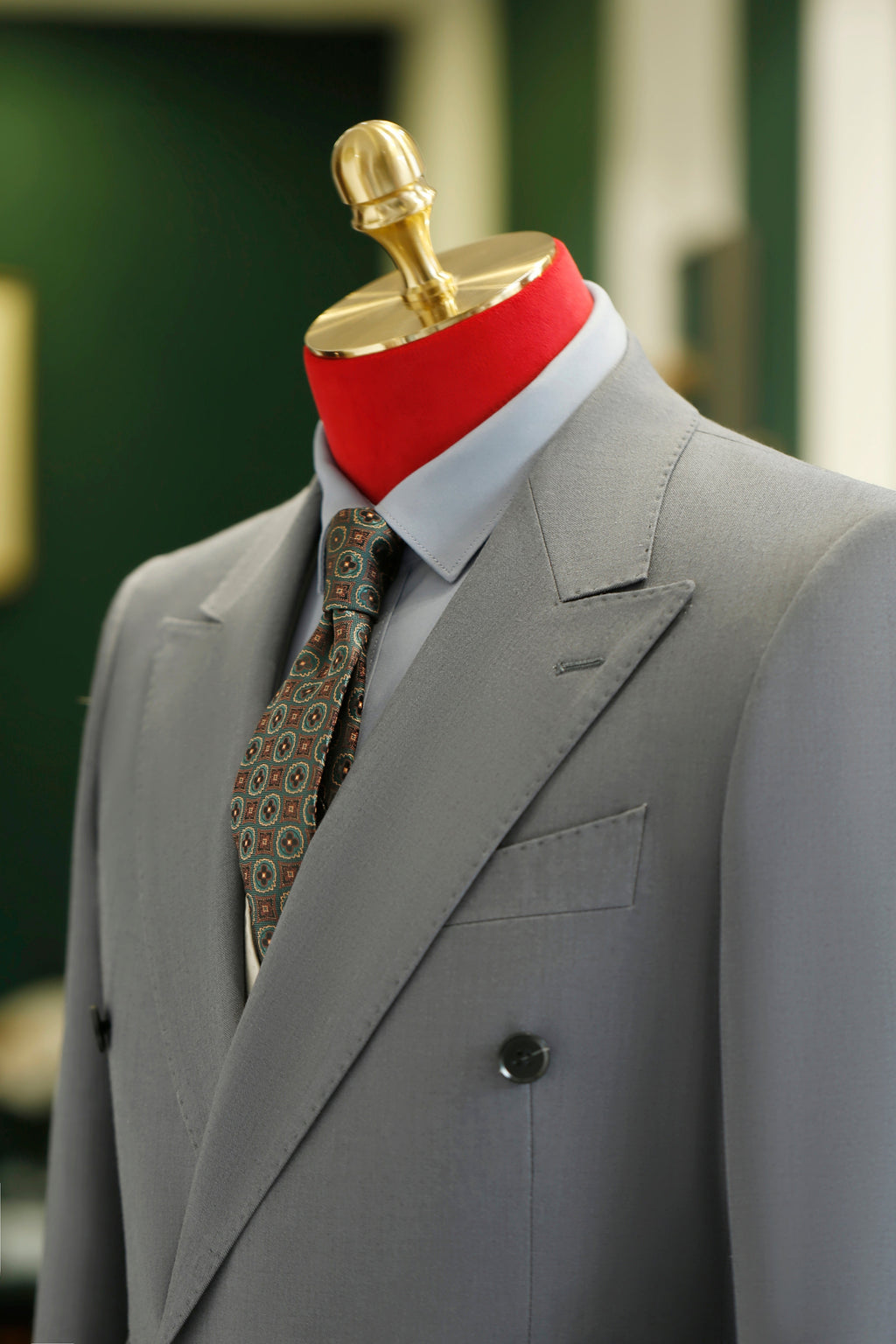 Double Breasted Light Grey Wool Suit For Groom And Business With Peak Lapels