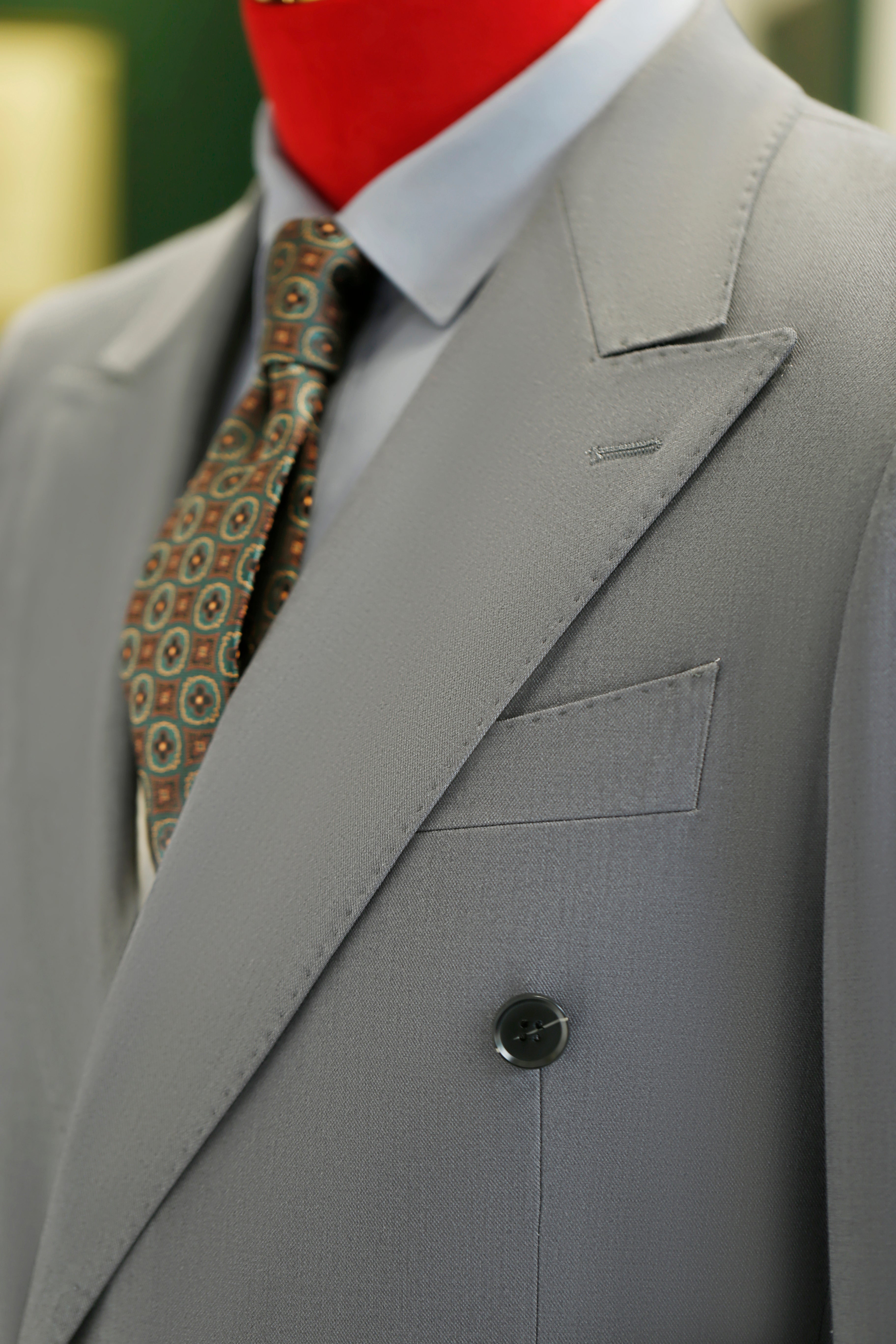 Double Breasted Light Grey Wool Suit For Groom And Business With Peak Lapels