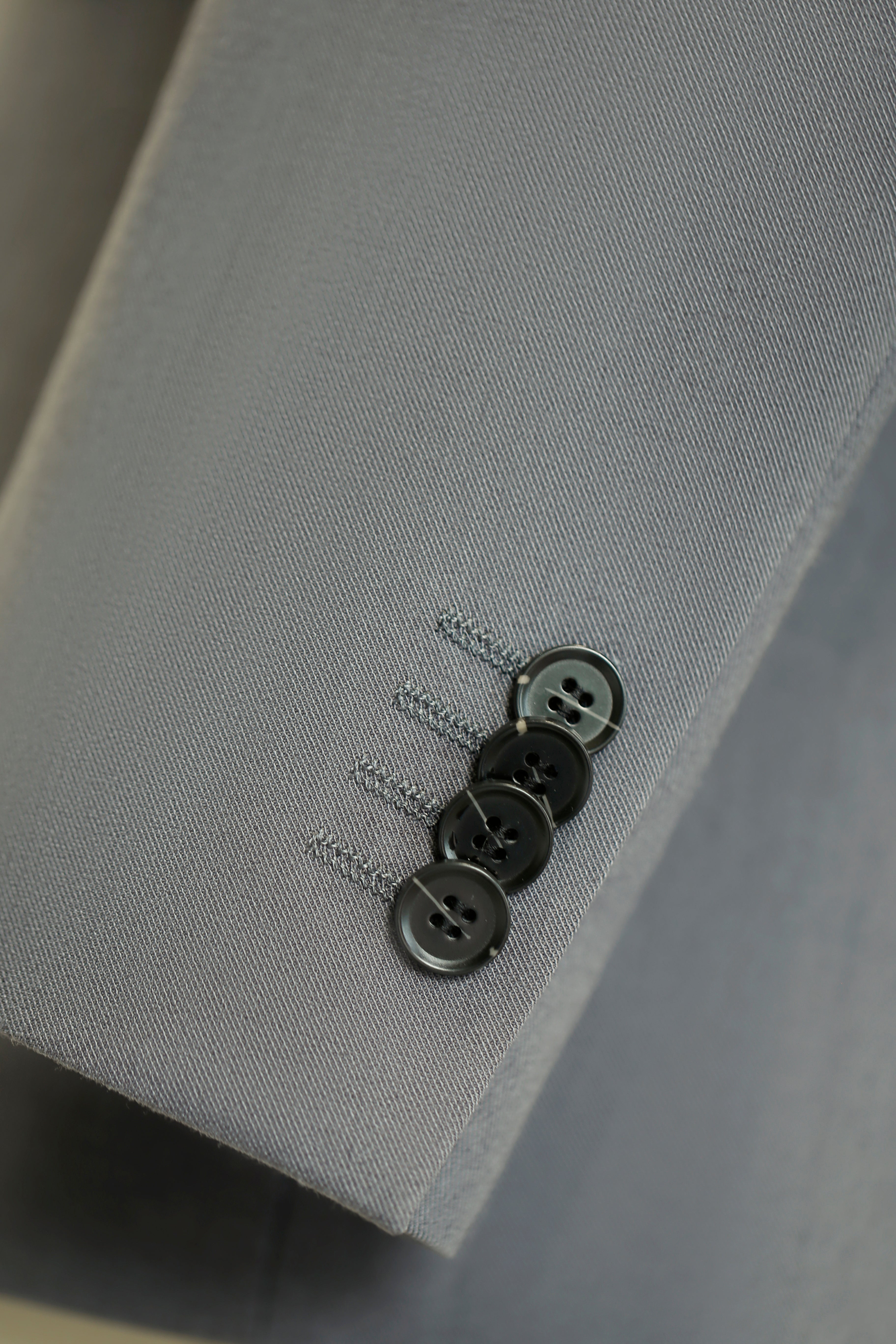 Double Breasted Light Grey Wool Suit For Groom And Business With Peak Lapels
