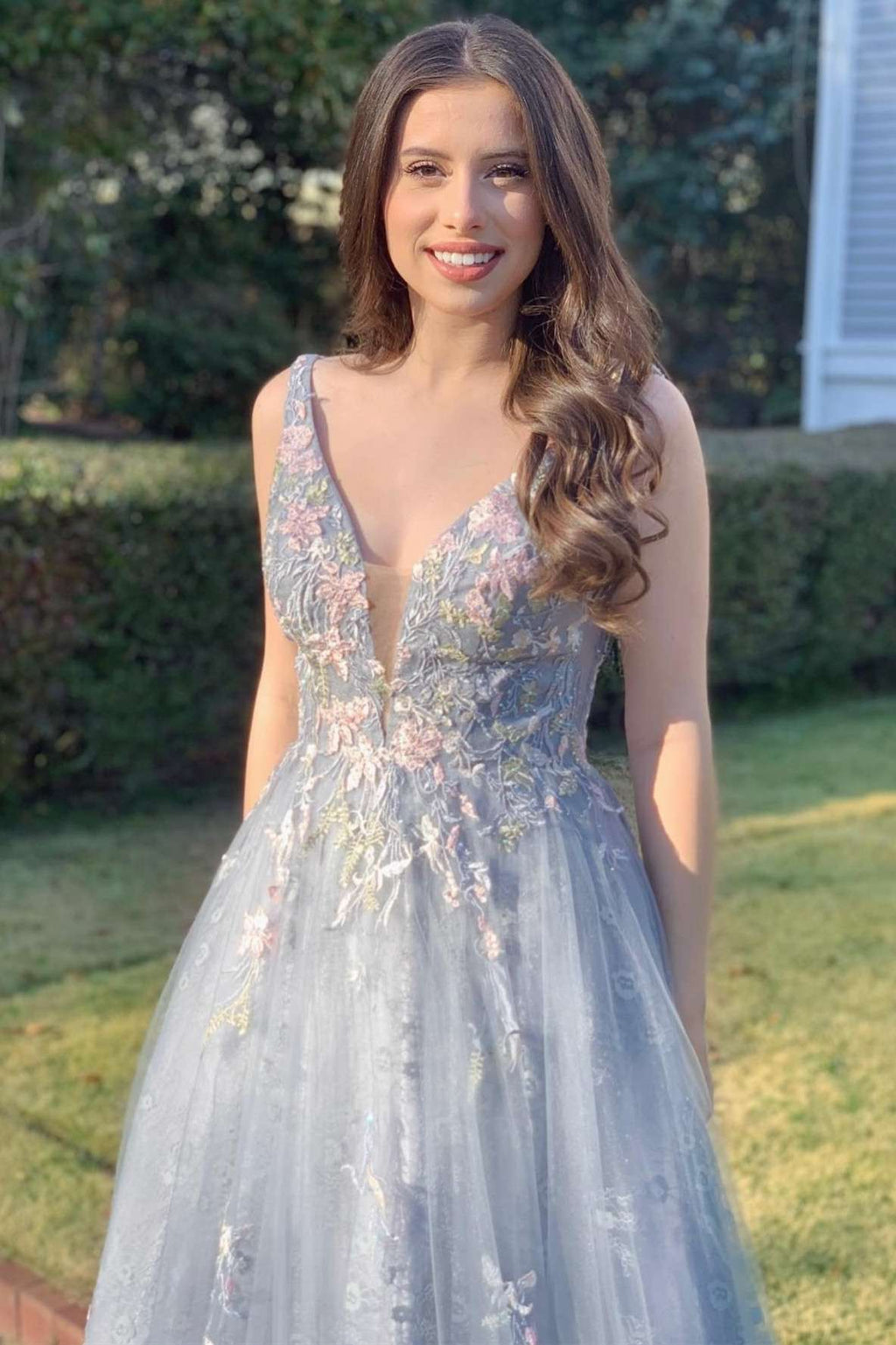Light  Tulle Appliques V-Neck A-Line Long Prom Gown