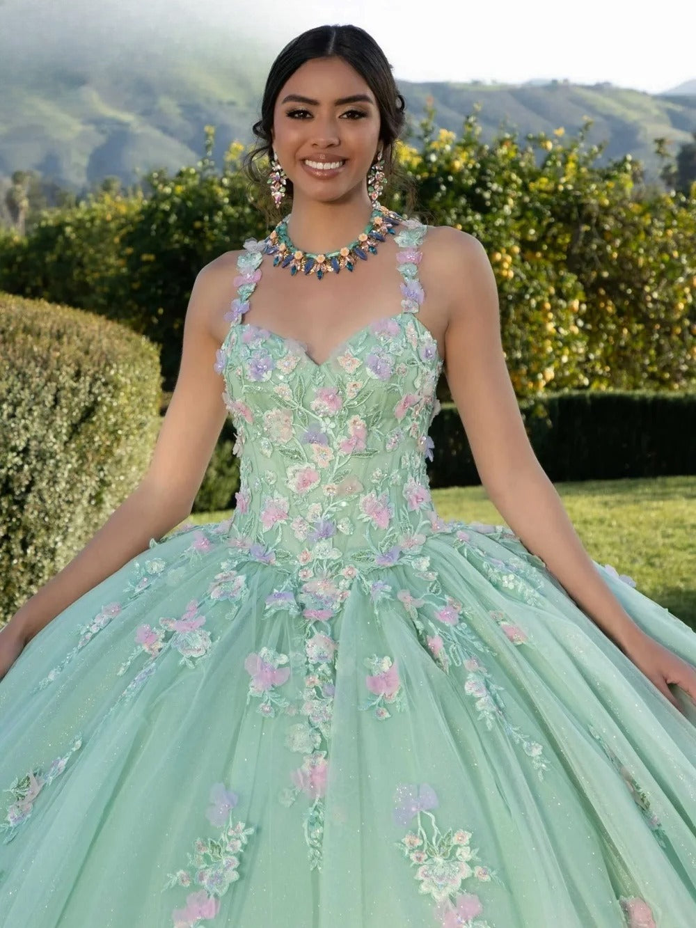 Ethereal Mint Green Sweetheart Quinceañera Dress Delicate Pastel Floral Applique Glimmering Ballgown Vestidos De 15 Quinceañera