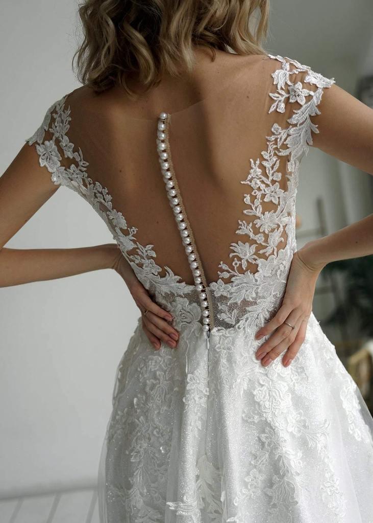 A-line Elegant Glitter fabric Sweetheart Wedding Dress With Appliques