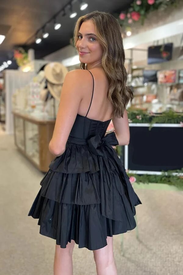 Black Satin A-line Spaghetti Straps Tiered Homecoming Dresses With Bow