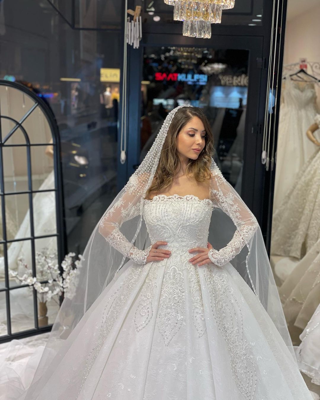 Deluxe Floor Length Long Sleeves A-Line Lace Wedding Dress with Ruffles