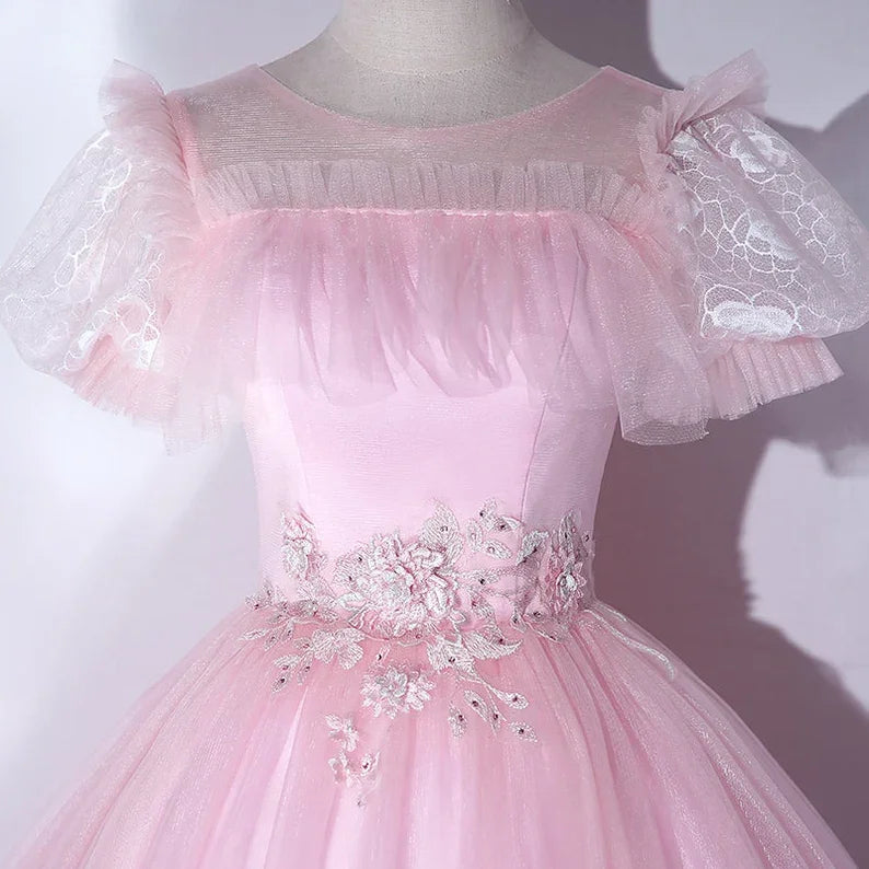 Beautiful Pink Quinceanera Dresses Luxury Puff Sleeves Classic Pleated Party Dress Zipper Back Ball Gown Y2588