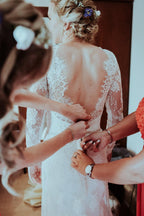 Elegant Long Sleeves V-back Lace Long Sleeves Wedding Dress