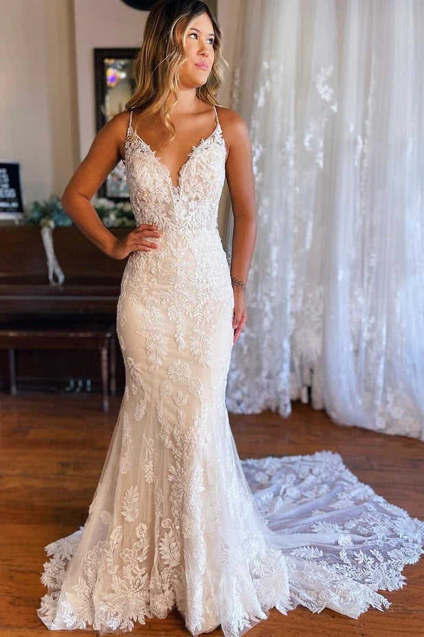 Elegant Mermaid V Neck Lace Bohemian Wedding Dresses with Court Train