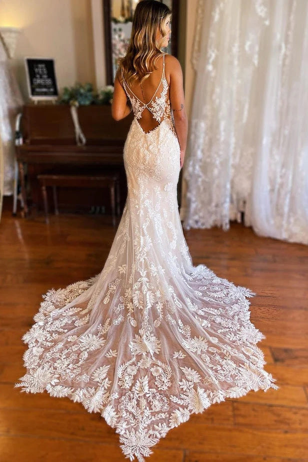 Elegant Mermaid V Neck Lace Bohemian Wedding Dresses with Court Train