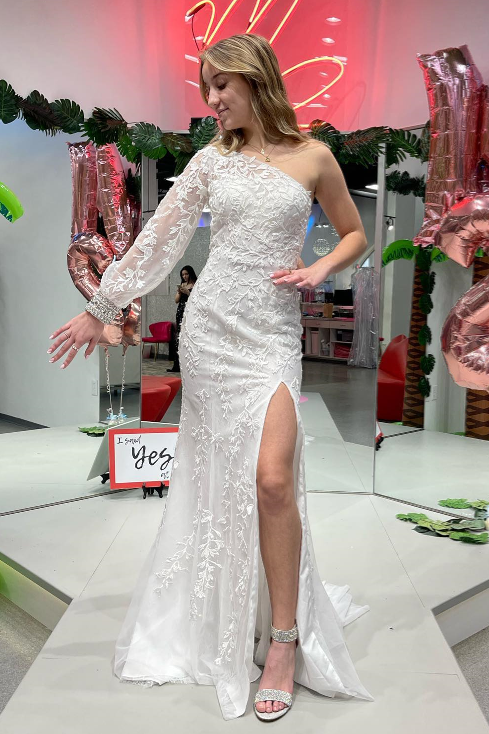 Mermaid One Shoulder Long Sleeve Lace Prom Dress