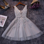 Gray Knee-length Lace Tulle A-line V-neck Homecoming Dresses with Appliques