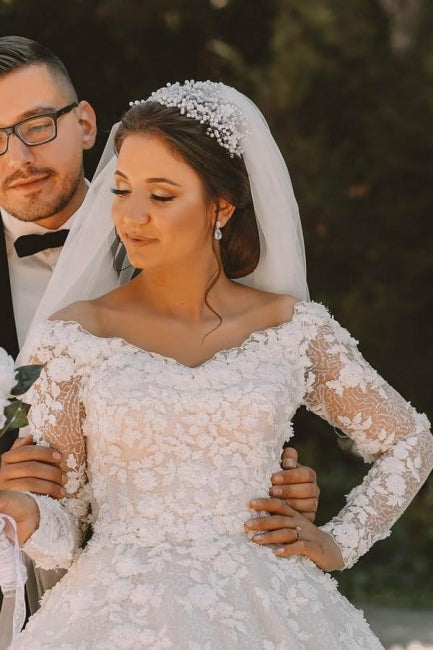 Long sleeves Lace round neck Ball gown Wedding Dress