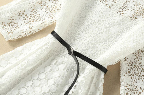 Elegant White Half Sleeve Lace Round Neck Homecoming Dresses