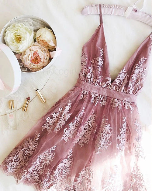 Simple Tulle A Line Lace Appliqued V-neck Short Homecoming Dress