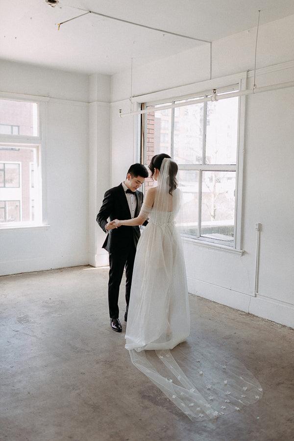 Off The Shoulder Satin Lace Split Wedding Dress With Long Veil