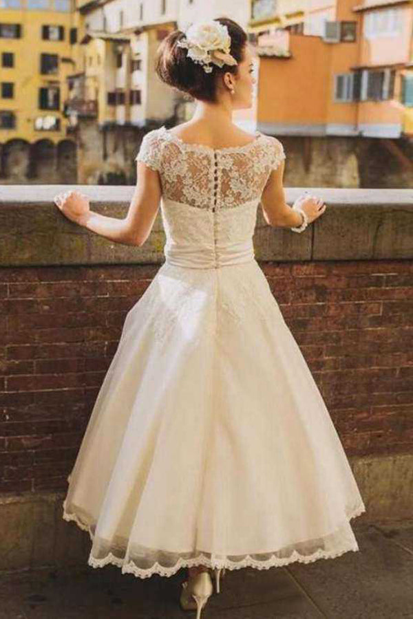 Princess Tea-Length Tulle Wedding Dresses With Appliqued Flowers