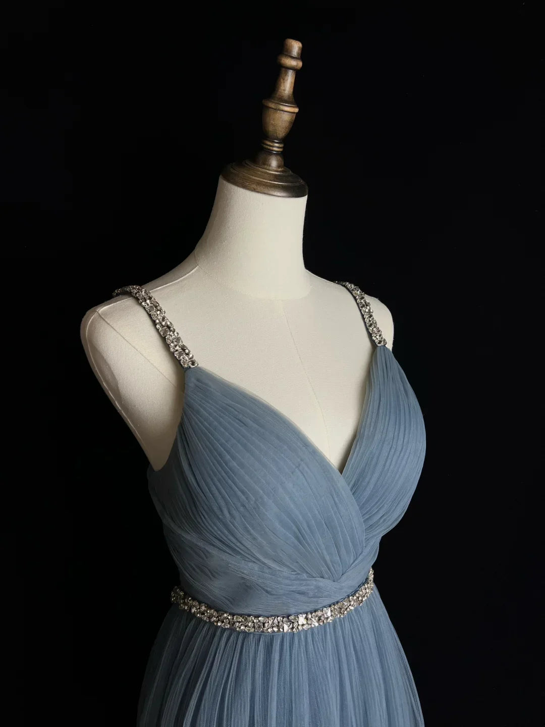 Simple Blue Tulle Beaded A Line Evening Dress Spaghetti Straps V Neck Prom Dress Y8649