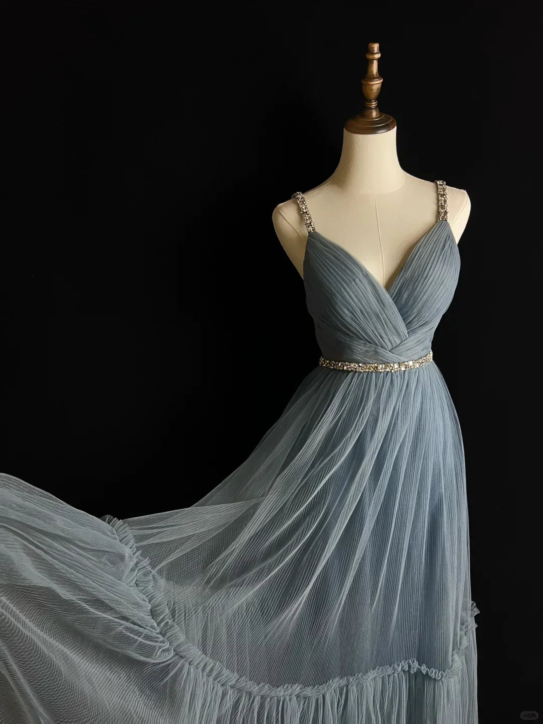Simple Blue Tulle Beaded A Line Evening Dress Spaghetti Straps V Neck Prom Dress Y8649