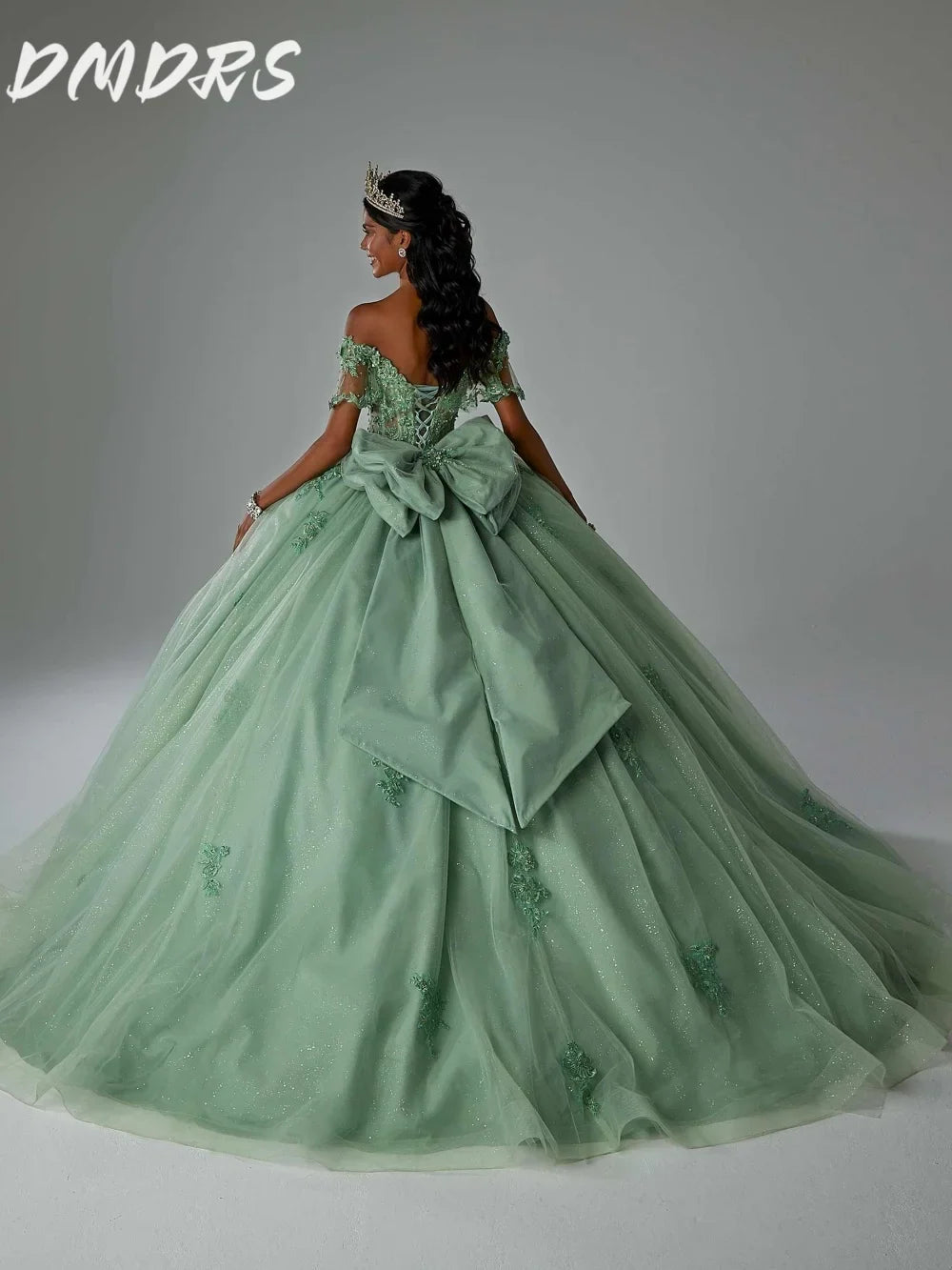 Classic Sweetheart Neck Quinceanera Dress 2025 Elegant Party Dress Sparkling Applique Sweetheart Ball Gown Sweet 16 Party Gown