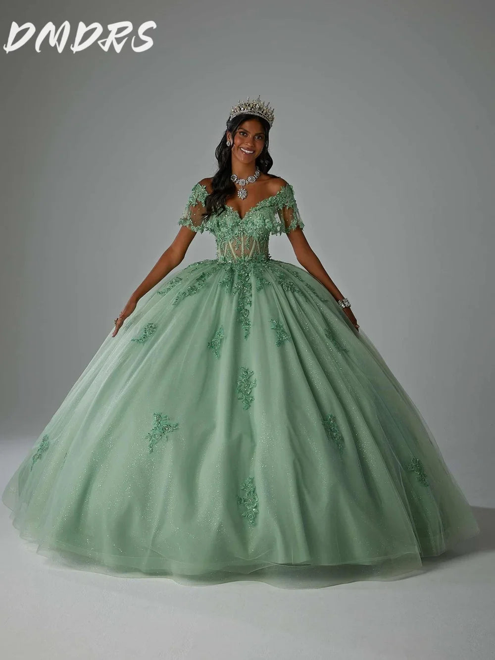Classic Sweetheart Neck Quinceanera Dress 2025 Elegant Party Dress Sparkling Applique Sweetheart Ball Gown Sweet 16 Party Gown