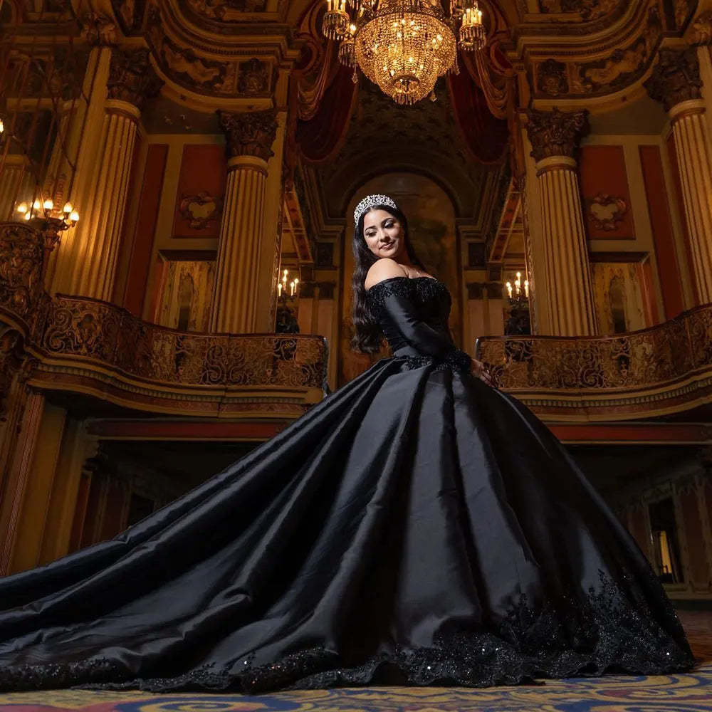 Customized Long Sleeves Black Ball Gown Quinceanera Dress 2026 Bead Two Pieces Sweet 16 Dress Birthday Party Vestidos De XV Años