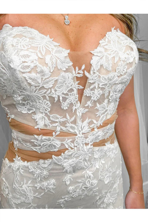 Strapless Elegant Mermaid Wedding Dress With Lace Appliques