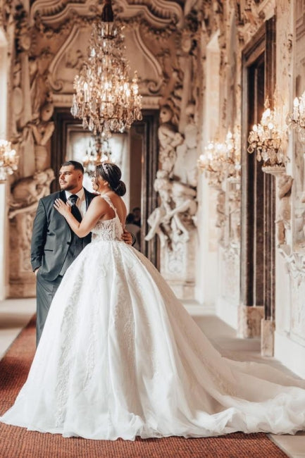 Sweetheart Luxury Ball Gown Stain Wedding Dress with Appliques