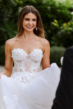 Sweetheart Sleeveless Appliques Lace Boho Wedding Dress Bridal Gown