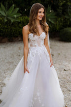 Sweetheart Sleeveless Appliques Lace Boho Wedding Dress Bridal Gown
