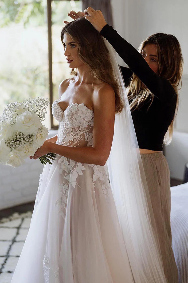 Sweetheart Sleeveless Appliques Lace Boho Wedding Dress Bridal Gown