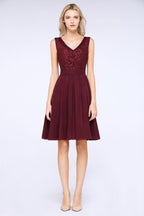 A-Line Ruffles Chiffon Lace V-Neck Evening Party Dress Sleeveless Knee-Length Homecoming Dress