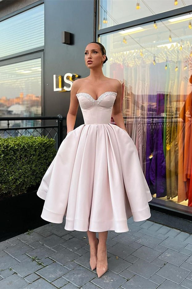 A-line Sweetheart Short Prom Dresses with Beadings