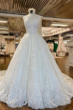 Beautiful A-Line Spaghetti Straps Appliques Wedding Dresses With Lace