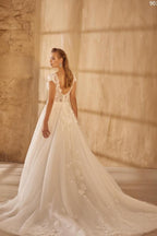 Beautiful V-neck Long A-line Lace Tulle Sleeveless Wedding Dresses