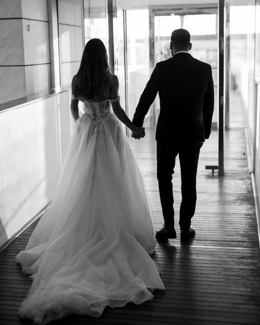 Boho A-Line Tulle Off-the-shoulder Wedding Dresses with Lace