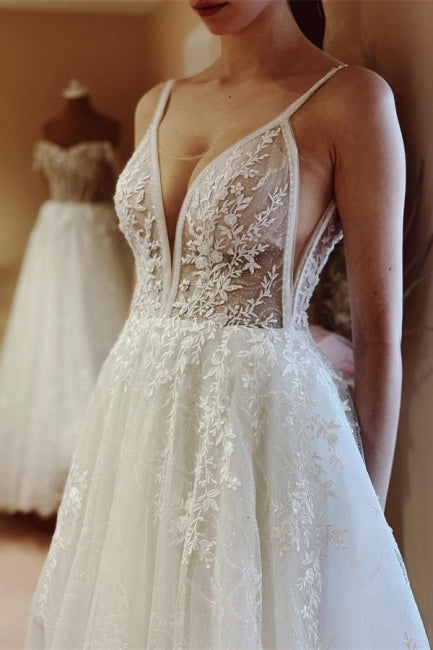 Boho A-line V-neck Backless Sleeveless Wedding Dresses With Lace