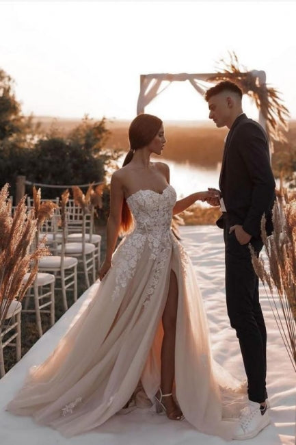 Boho Champagne A-Line Lace Sleeveless Tulle Wedding Dresses With Slit