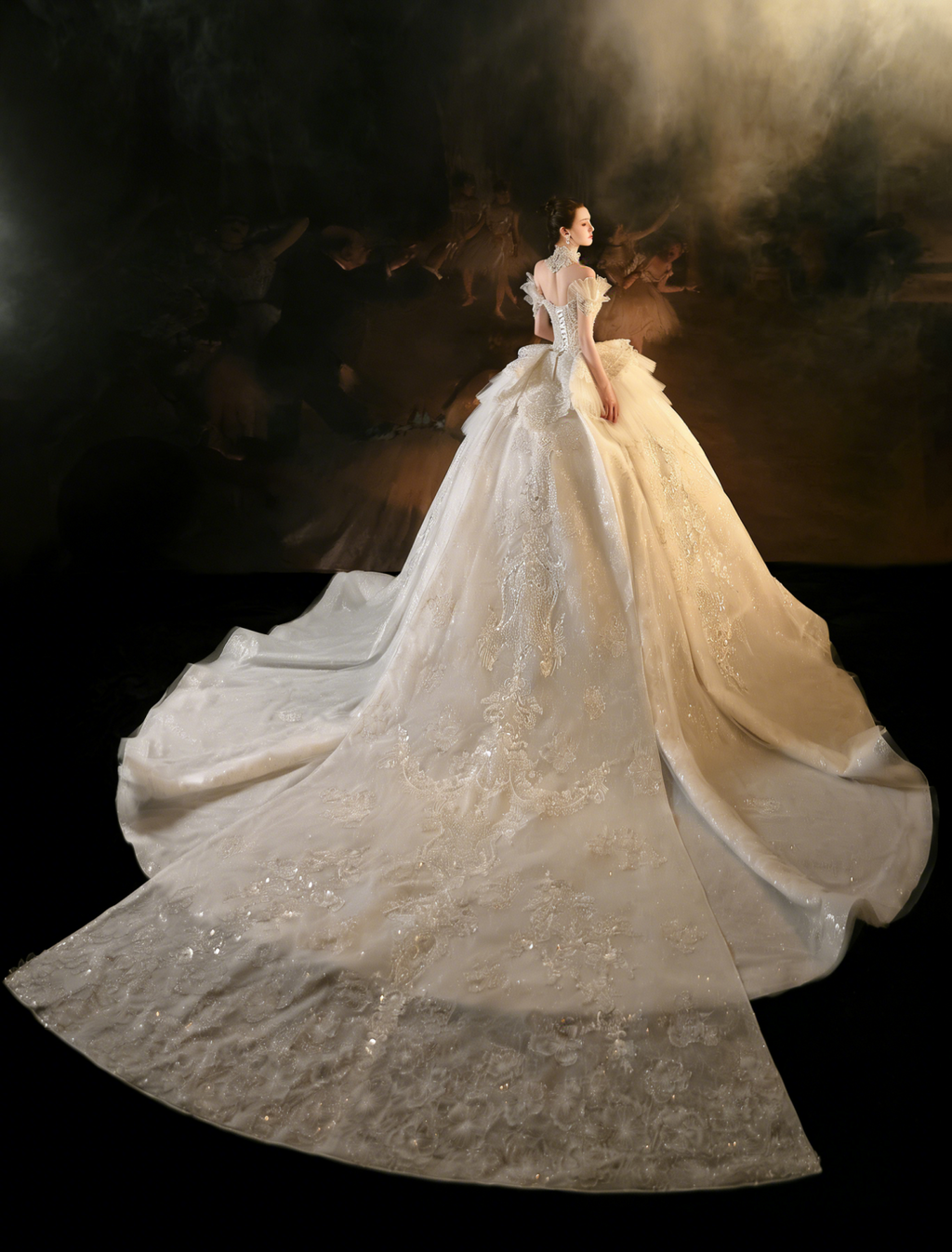 Romantic Off-Shoulder Lace Ball Gown Wedding Dress with Sculpted Bodice