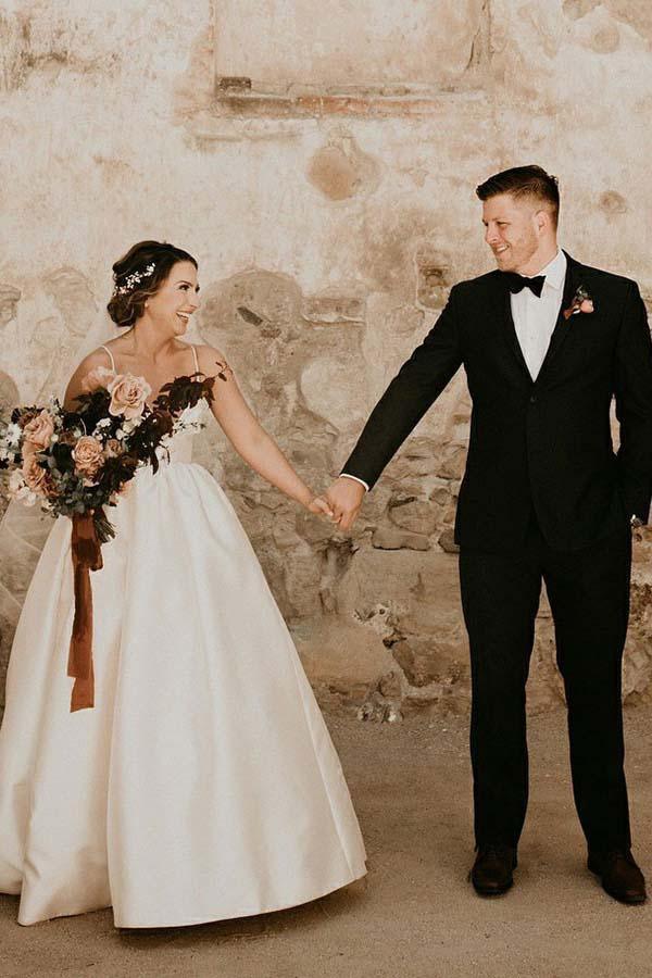 A-Line Straps Floor Length Sleeveless Ivory Wedding Dress