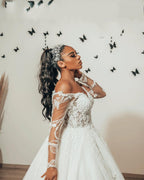 Classy Long A-Line Sweetheart Appliques Lace Tulle Wedding Dress with Sleeves