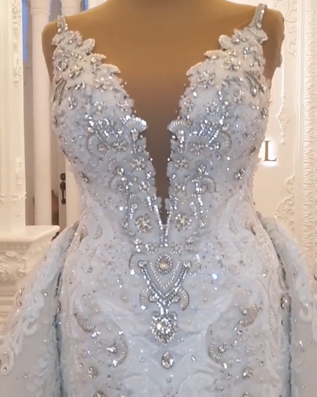 Classy Long Sweetheart Spaghetti Straps Appliques Lace Crystal Backless Wedding Dress