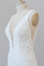 Deep V-neck Appliques Tulle Mermaid Elegant Wedding Dresses