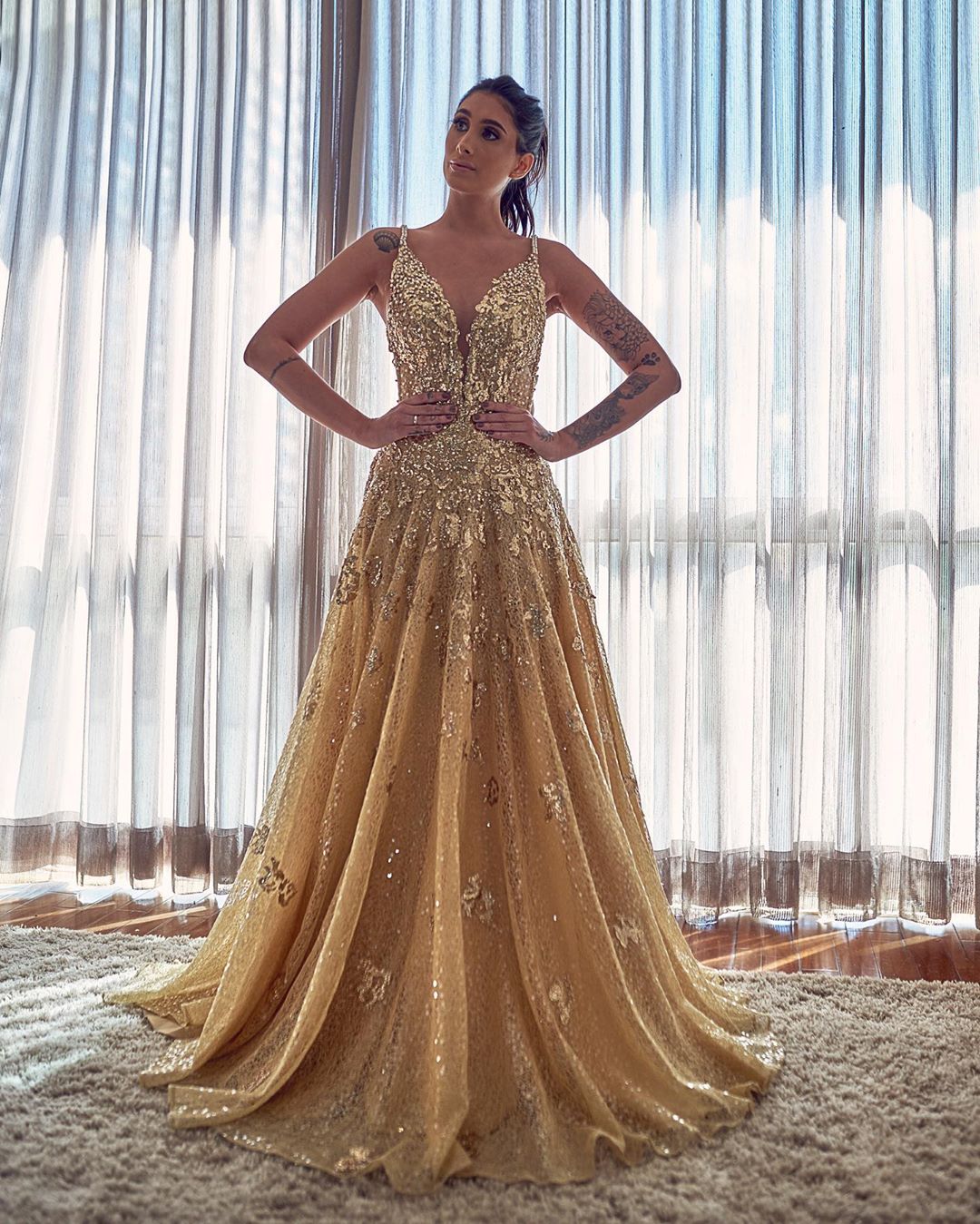 Elegant A-line V-neck Appliques Lace Sequins Long Prom Dress