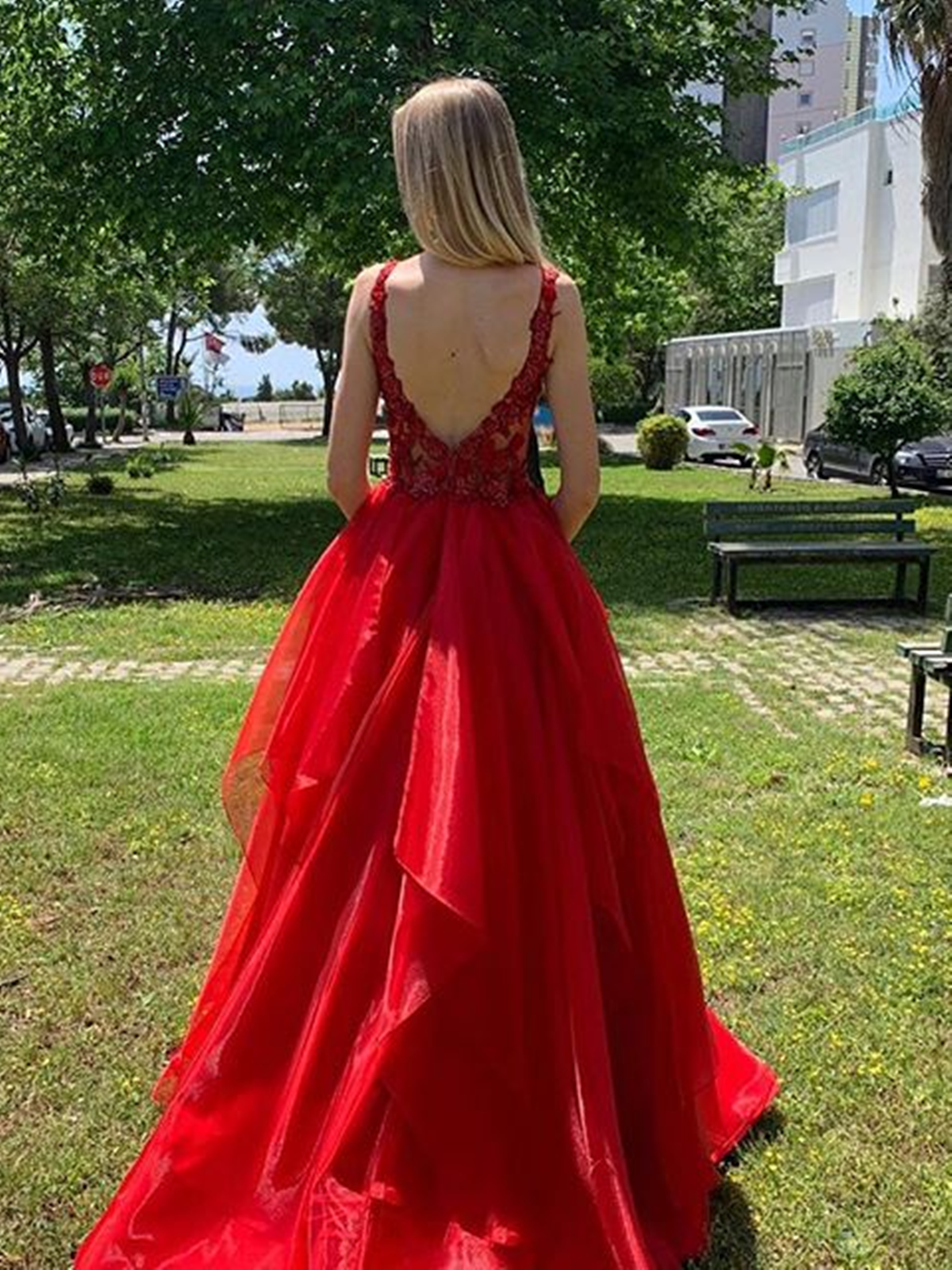 Elegant A-line V Neck Open Back Long Prom Dresses Red Formal Evening Gowns
