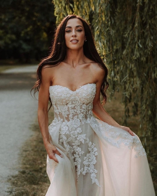 Elegant Boho A-Line Sleeveless Wedding Dresses with Lace
