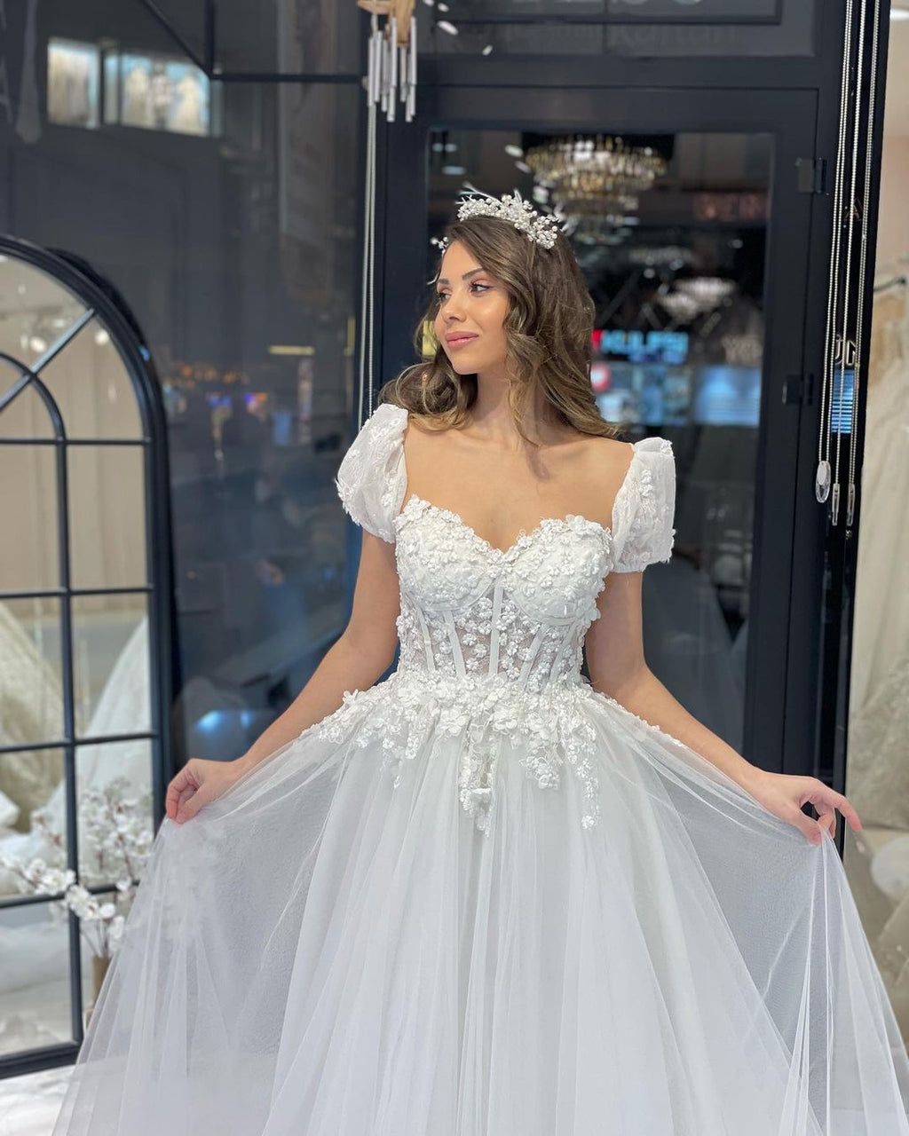 Elegant Floor Length Sweetheart Short Sleeves A-Line Tulle Wedding Dress