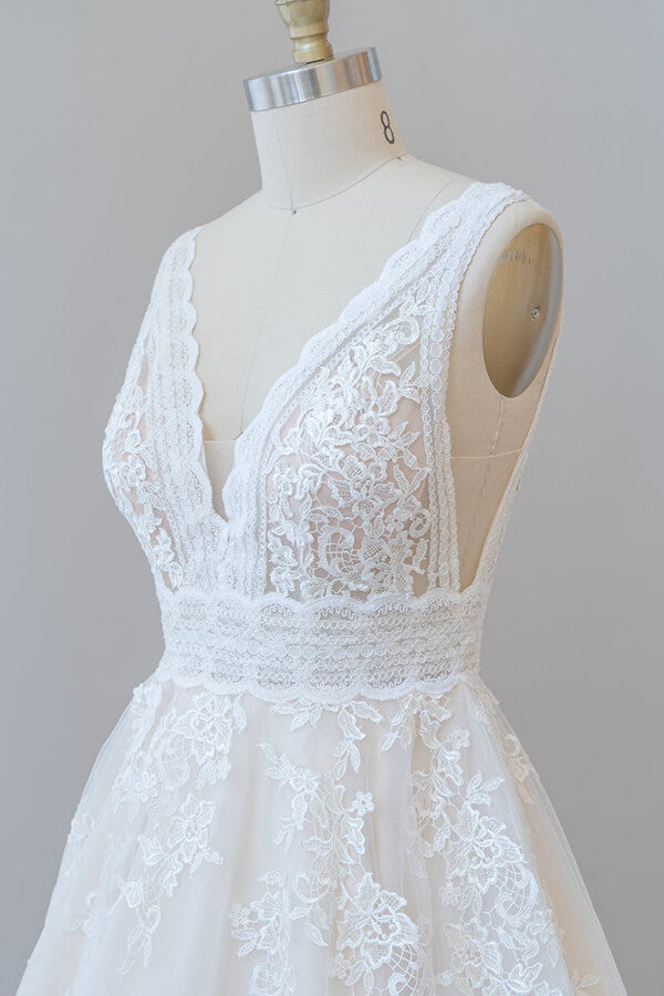 Elegant Long A-line V-neck Appliques Lace Tulle Backless Wedding Dress