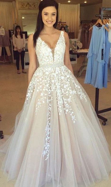 Elegant Long A line V neck Appliques Lace Tulle Wedding Dress