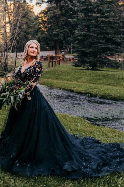 Elegant Long Black A-line V-neck Long Sleeves Wedding Dresses With Lace