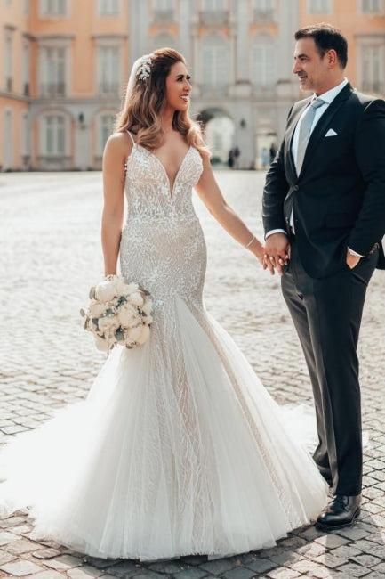 Elegant Mermaid Spaghetti Straps Backless Wedding Dresses With Lace